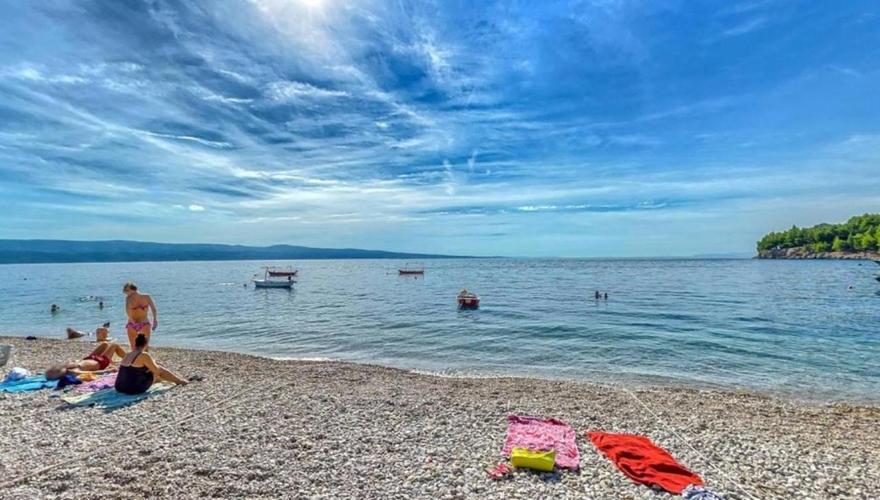 Adriatic Beach Suites Омиш Экстерьер фото