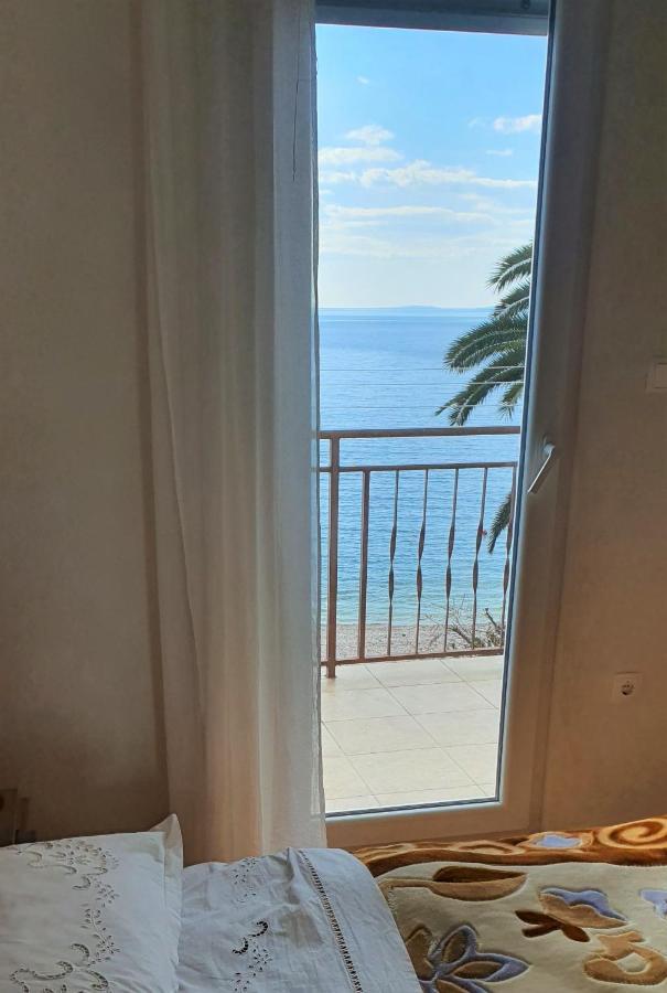 Adriatic Beach Suites Омиш Экстерьер фото