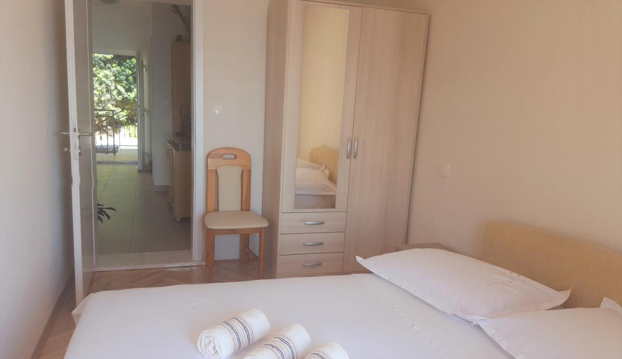 Adriatic Beach Suites Омиш Экстерьер фото