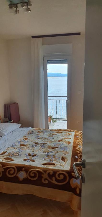Adriatic Beach Suites Омиш Экстерьер фото