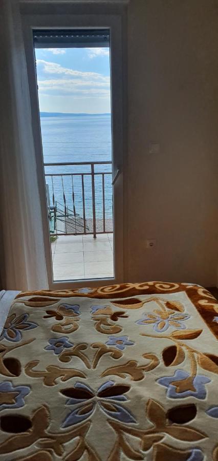 Adriatic Beach Suites Омиш Экстерьер фото