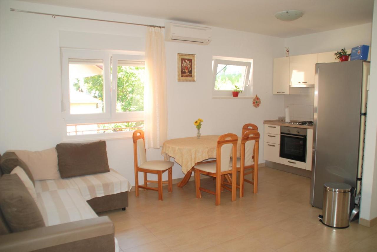 Adriatic Beach Suites Омиш Экстерьер фото