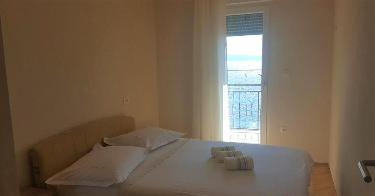 Adriatic Beach Suites Омиш Экстерьер фото