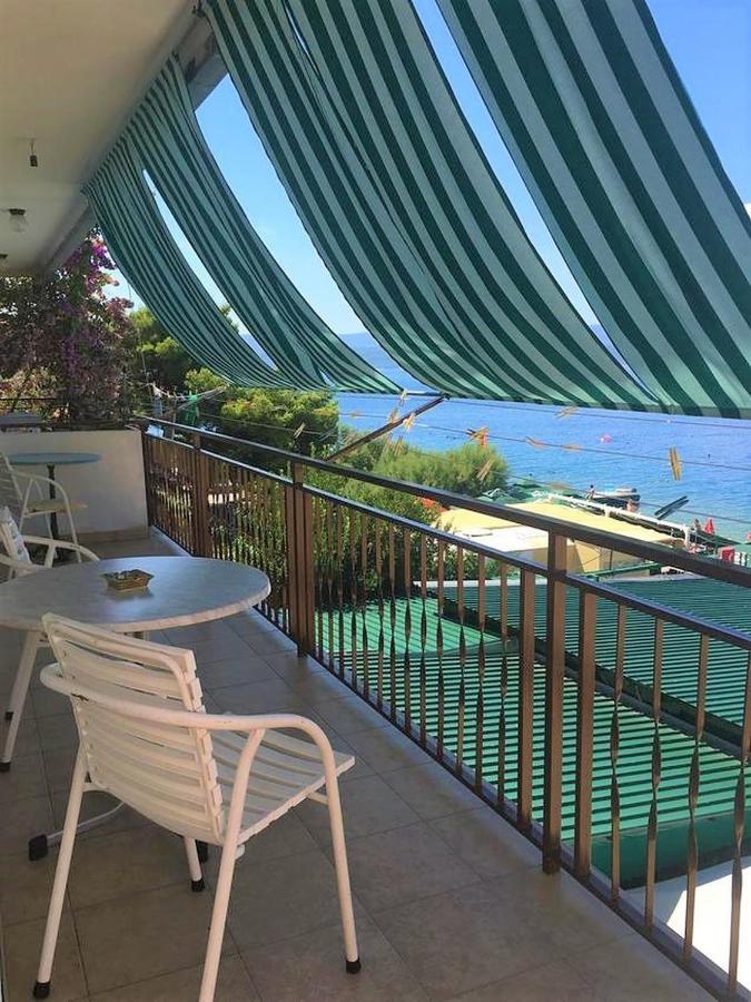 Adriatic Beach Suites Омиш Экстерьер фото
