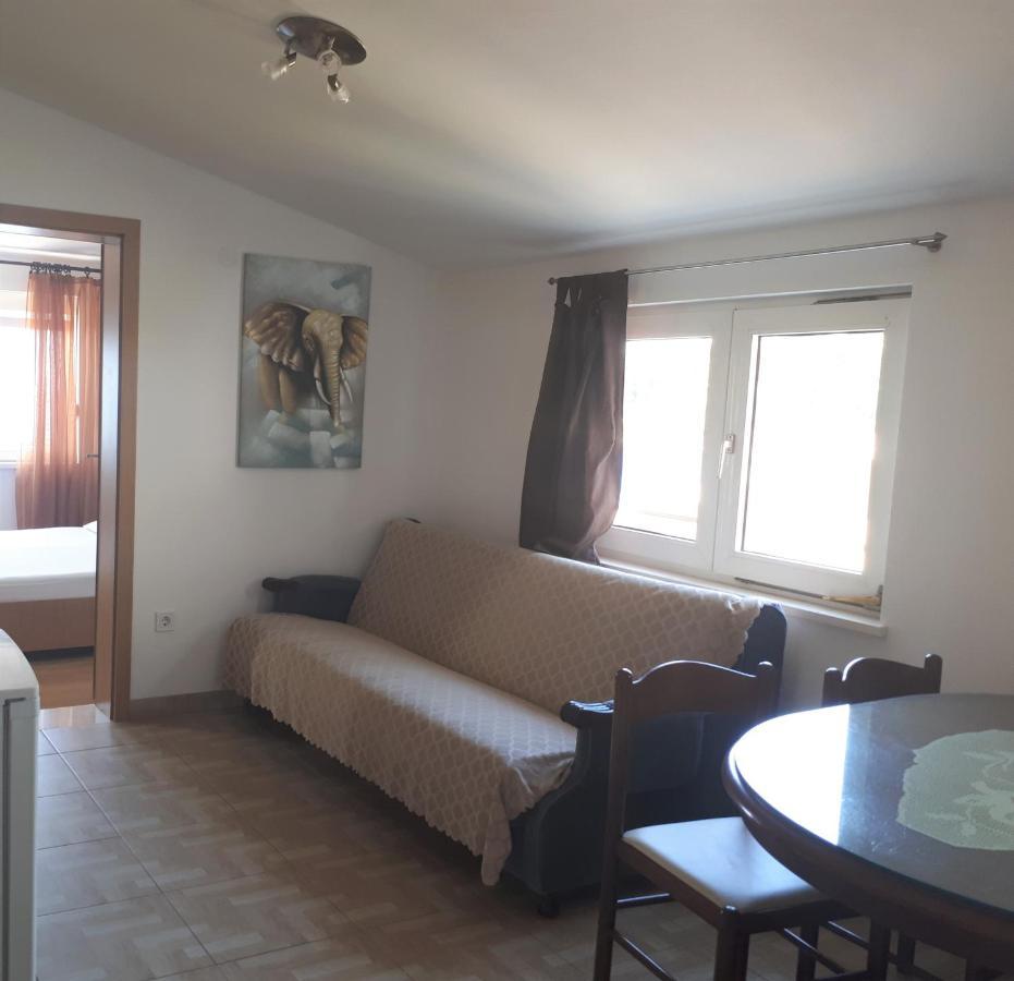 Adriatic Beach Suites Омиш Экстерьер фото