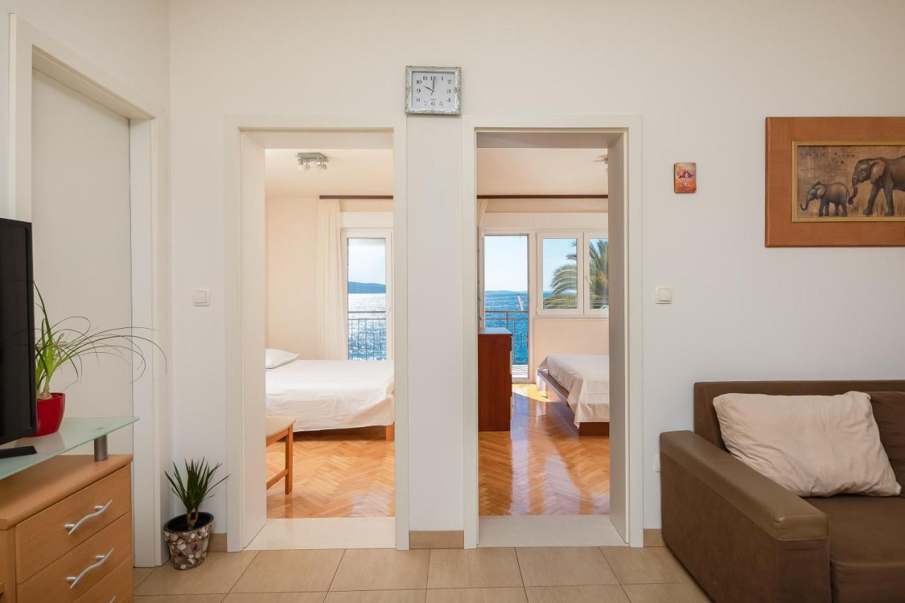 Adriatic Beach Suites Омиш Экстерьер фото