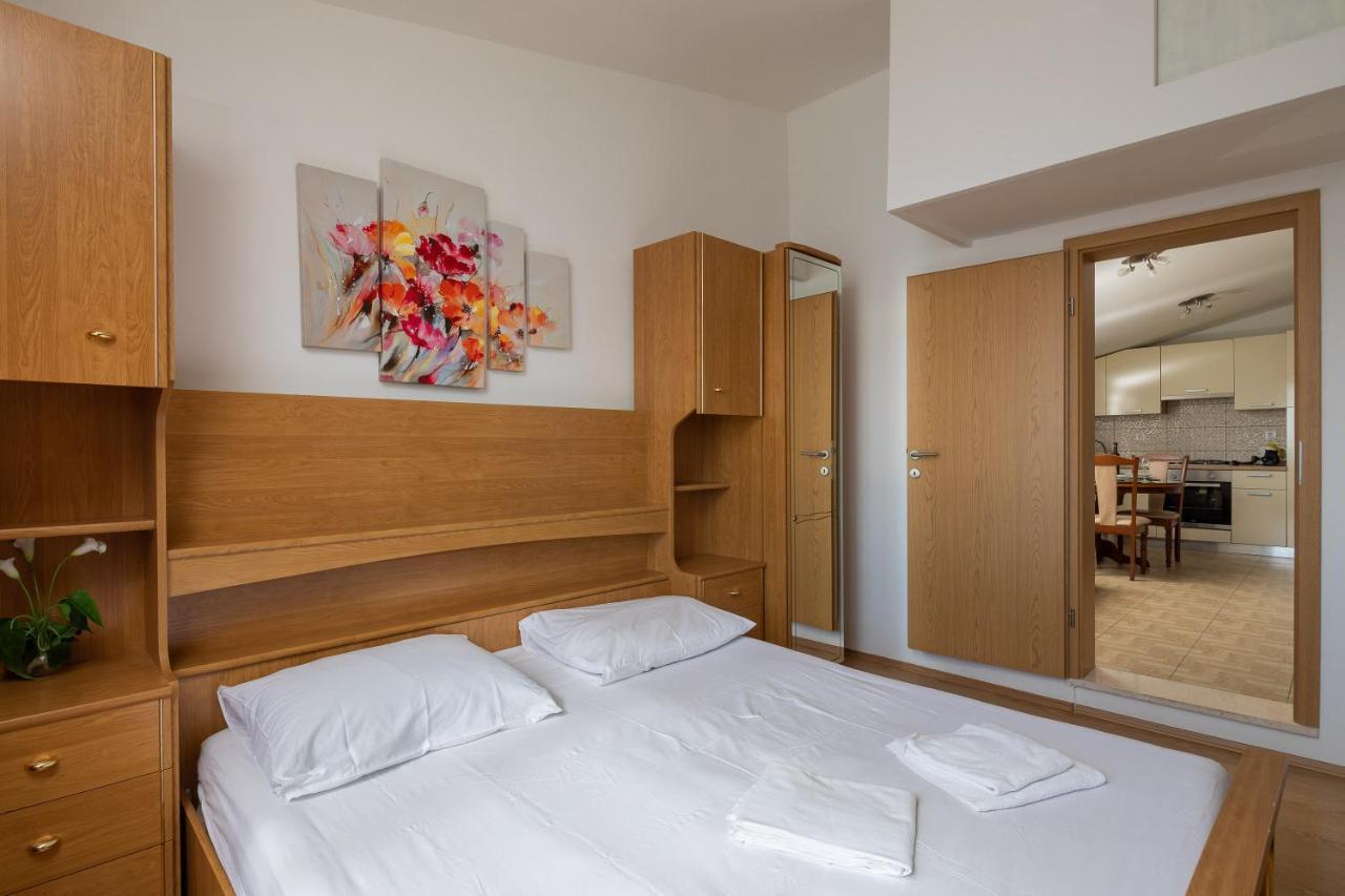 Adriatic Beach Suites Омиш Экстерьер фото
