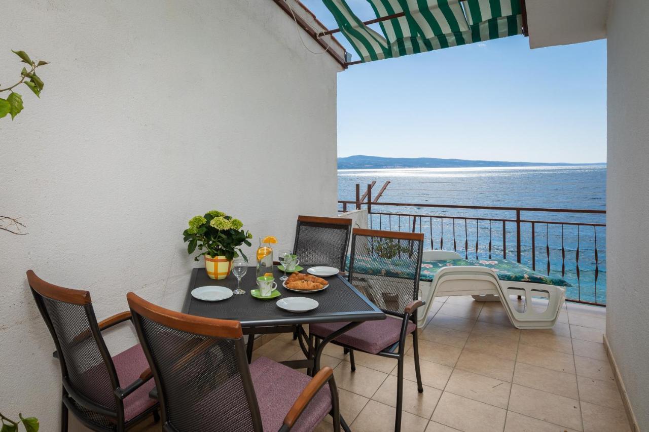 Adriatic Beach Suites Омиш Экстерьер фото