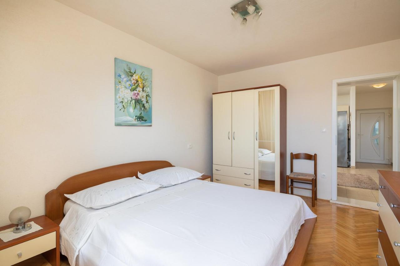 Adriatic Beach Suites Омиш Экстерьер фото