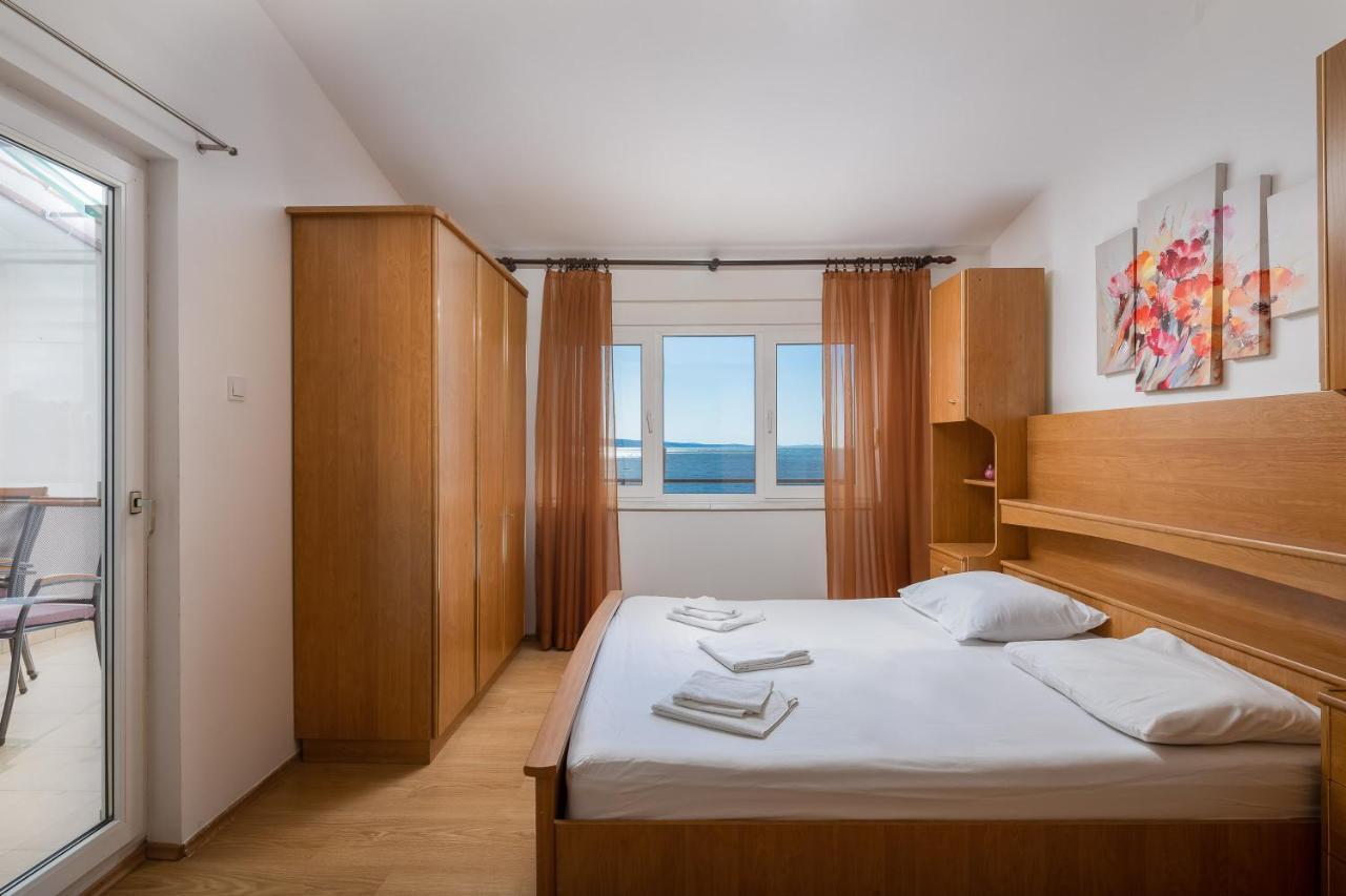 Adriatic Beach Suites Омиш Экстерьер фото