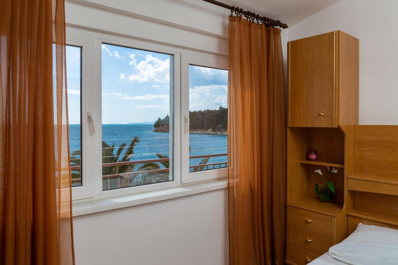 Adriatic Beach Suites Омиш Экстерьер фото